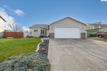 40th Ave, Kennewick, Washington 99337, 3 Bedrooms Bedrooms, ,2 BathroomsBathrooms,Site Built-owned Lot,For Sale,40th Ave,280375