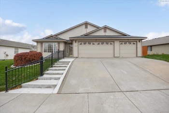 Canyon Ave, Kennewick, Washington 99336, 3 Bedrooms Bedrooms, ,2 BathroomsBathrooms,Site Built-owned Lot,For Sale,Canyon Ave,280472