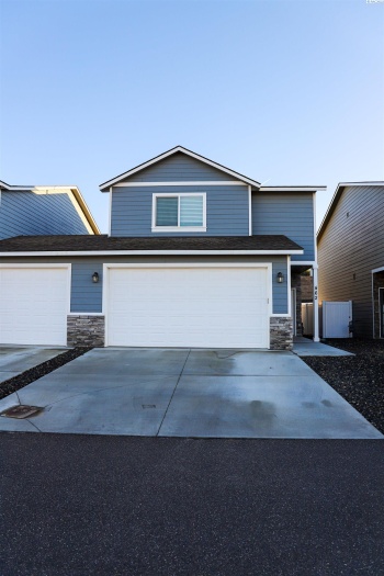 Bedrock loop, West Richland, Washington 99353, 3 Bedrooms Bedrooms, ,3 BathroomsBathrooms,Town House,For Sale,Bedrock loop,280643