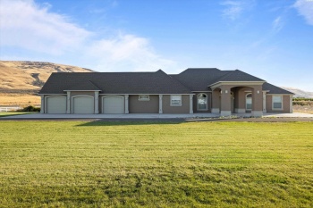 Island View PR NW, Prosser, Washington 99350, 4 Bedrooms Bedrooms, ,3 BathroomsBathrooms,Site Built-owned Lot,For Sale,Island View PR NW,280666