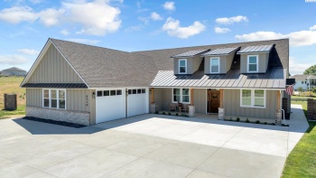 Bermuda Rd., Kennewick, Washington 99338, 5 Bedrooms Bedrooms, ,4 BathroomsBathrooms,Site Built-owned Lot,For Sale,Bermuda Rd.,280720