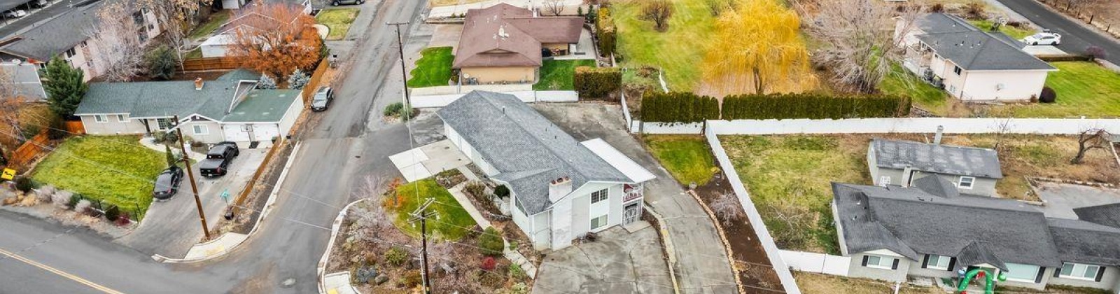 Hillcrest Drive, Yakima, Washington 98901, 4 Bedrooms Bedrooms, ,3 BathroomsBathrooms,Site Built-owned Lot,For Sale,Hillcrest Drive,280721