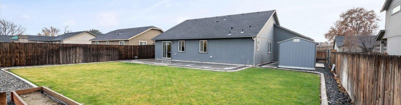 11th Place, Kennewick, Washington 99338, 3 Bedrooms Bedrooms, ,2 BathroomsBathrooms,Site Built-owned Lot,For Sale,11th Place,280786