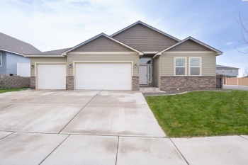 Van Buren St., Kennewick, Washington 99338, 3 Bedrooms Bedrooms, ,2 BathroomsBathrooms,Site Built-owned Lot,For Sale,Van Buren St.,280864