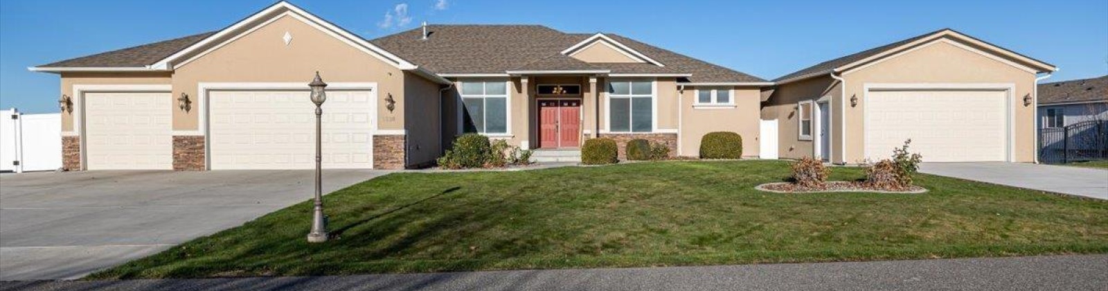 Willowbend St., West Richland, Washington 99353, 5 Bedrooms Bedrooms, ,4 BathroomsBathrooms,Site Built-owned Lot,For Sale,Willowbend St.,280879