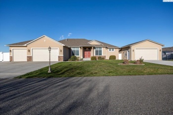 Willowbend St., West Richland, Washington 99353, 5 Bedrooms Bedrooms, ,4 BathroomsBathrooms,Site Built-owned Lot,For Sale,Willowbend St.,280879