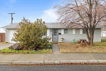 Lincoln Ave, Sunnyside, Washington 98944, 3 Bedrooms Bedrooms, ,1 BathroomBathrooms,Site Built-owned Lot,For Sale,Lincoln Ave,280906