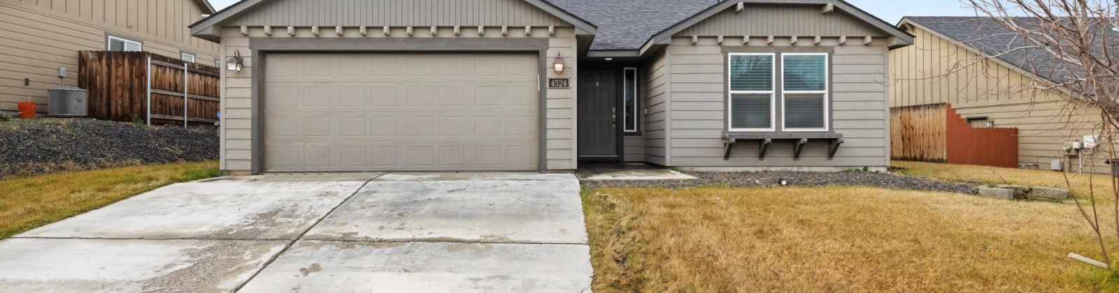 Tacoma Place, Kennewick, Washington 99337, 3 Bedrooms Bedrooms, ,2 BathroomsBathrooms,Site Built-owned Lot,For Sale,Tacoma Place,280920