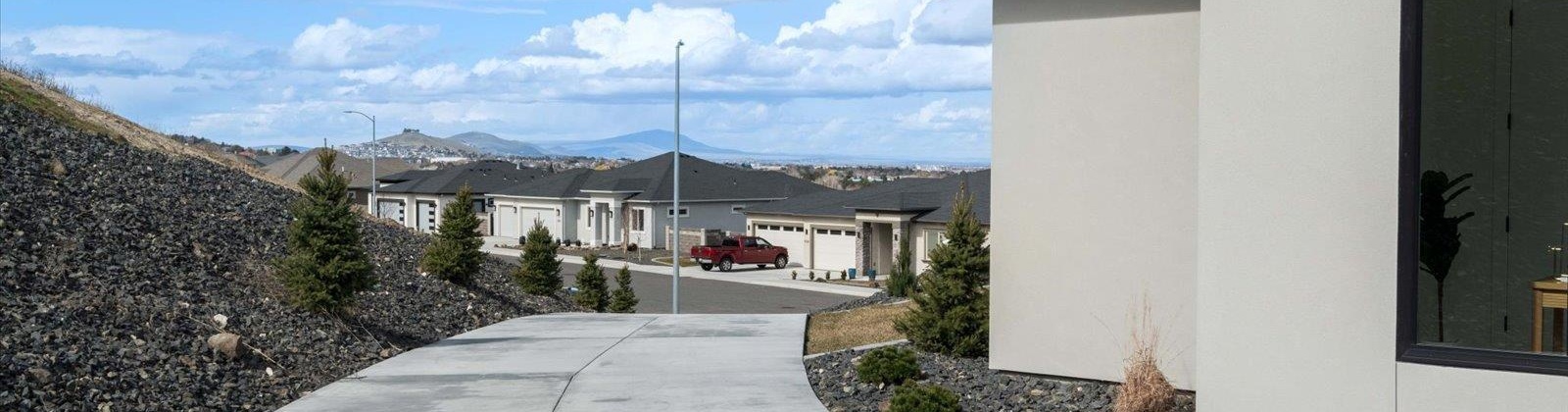 Quincy Pl, Kennewick, Washington 99337, 4 Bedrooms Bedrooms, ,3 BathroomsBathrooms,Site Built-owned Lot,For Sale,Quincy Pl,272406