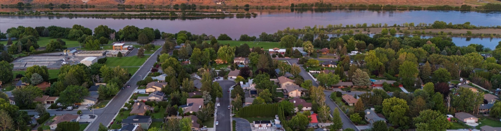 Davison Ave, Richland, Washington 99354, 4 Bedrooms Bedrooms, ,3 BathroomsBathrooms,Site Built-owned Lot,For Sale,Davison Ave,276220