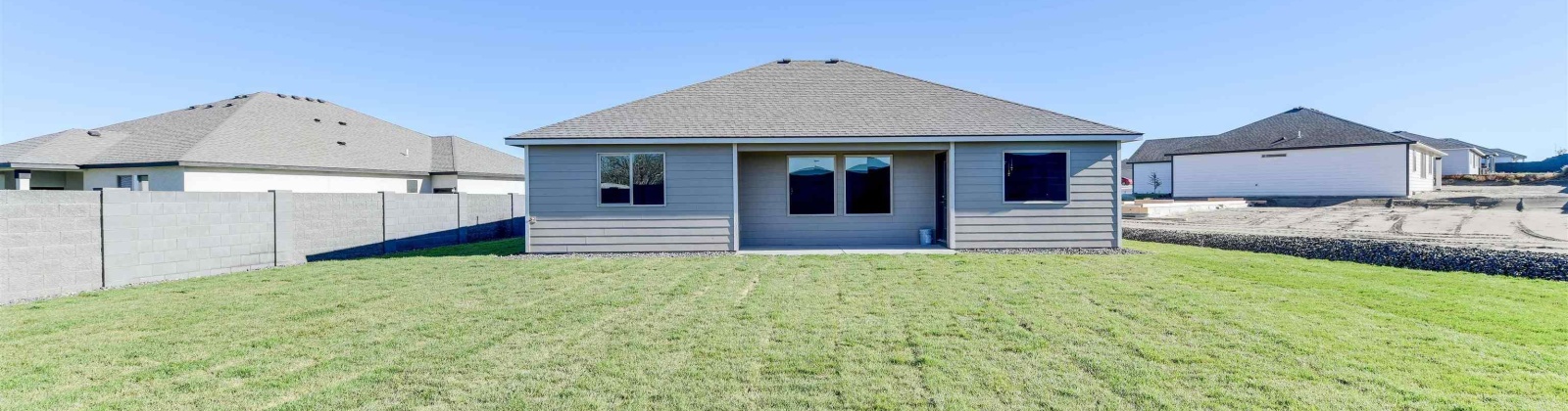 Chinook Dr, Pasco, Washington 99301, 3 Bedrooms Bedrooms, ,2 BathroomsBathrooms,Site Built-owned Lot,For Sale,Chinook Dr,276237