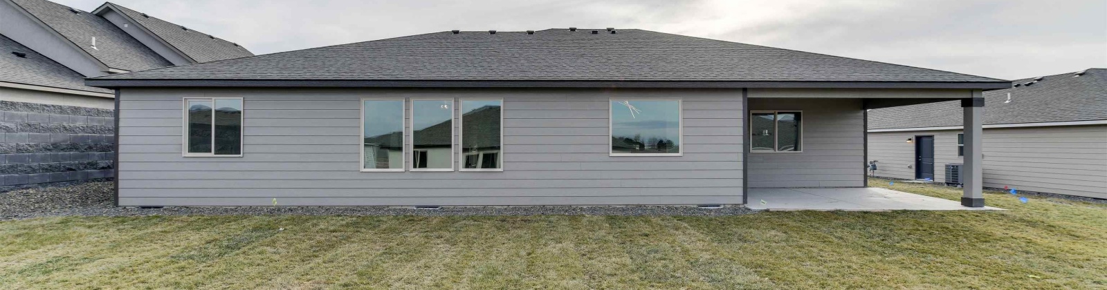 Silverbright Dr, Pasco, Washington 99301, 4 Bedrooms Bedrooms, ,2 BathroomsBathrooms,Site Built-owned Lot,For Sale,Silverbright Dr,276246