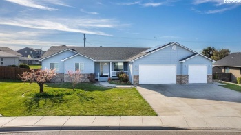 Newport Street, Kennewick, Washington 99337-4454, 5 Bedrooms Bedrooms, ,3 BathroomsBathrooms,Site Built-owned Lot,For Sale,Newport Street,274851