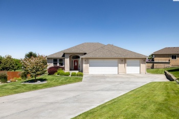 42nd Pl, Kennewick, Washington 99337, 4 Bedrooms Bedrooms, ,3 BathroomsBathrooms,Site Built-owned Lot,For Sale,42nd Pl,276596