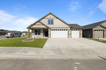 Sockeye Lane, Pasco, Washington 99301, 4 Bedrooms Bedrooms, ,3 BathroomsBathrooms,Site Built-owned Lot,For Sale,Sockeye Lane,276863