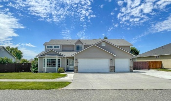 Hilltop Drive, Pasco, Washington 99301, 4 Bedrooms Bedrooms, ,5 BathroomsBathrooms,Site Built-owned Lot,For Sale,Hilltop Drive,277100