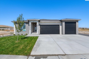 Lazio Drive, Richland, Washington 99352, 4 Bedrooms Bedrooms, ,3 BathroomsBathrooms,Site Built-owned Lot,For Sale,Lazio Drive,277128