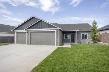 Ashen Drive, Pasco, Washington 99301, 3 Bedrooms Bedrooms, ,2 BathroomsBathrooms,Site Built-owned Lot,For Sale,Ashen Drive,277149