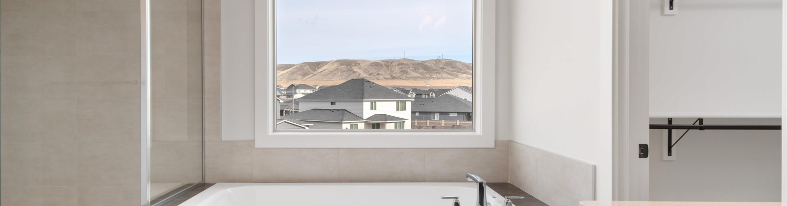 Harlan Ct, Richland, Washington 99352, 5 Bedrooms Bedrooms, ,3 BathroomsBathrooms,Site Built-owned Lot,For Rent,Harlan Ct,277334