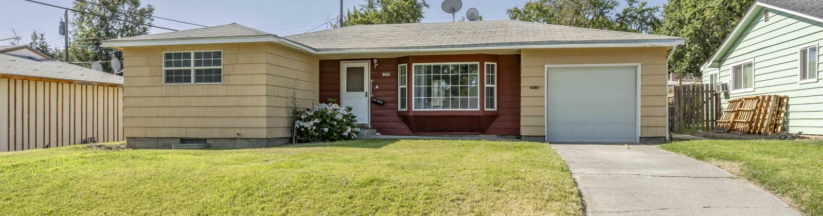 6th Place, Kennewick, Washington 99336, 3 Bedrooms Bedrooms, ,2 BathroomsBathrooms,Site Built-owned Lot,For Sale,6th Place,277401