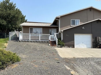 Vista Point Dr., Colfax, Washington 99111, 3 Bedrooms Bedrooms, ,3 BathroomsBathrooms,Town House,For Sale,Vista Point Dr.,277419