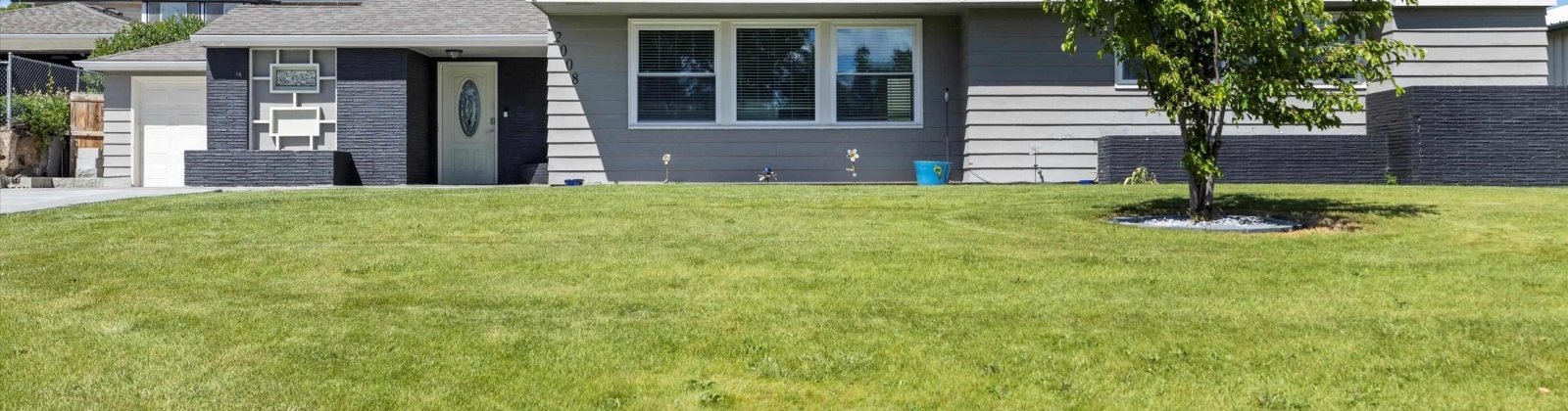 Ione Street, Kennewick, Washington 99336, 5 Bedrooms Bedrooms, ,3 BathroomsBathrooms,Site Built-owned Lot,For Sale,Ione Street,277465