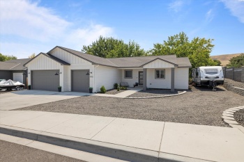 39th, Kennewick, Washington 99337, 4 Bedrooms Bedrooms, ,5 BathroomsBathrooms,Site Built-owned Lot,For Sale,39th,277539