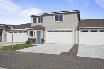 Serenity Court, West Richland, Washington 99353, 3 Bedrooms Bedrooms, ,3 BathroomsBathrooms,Town House,For Sale,Serenity Court,277804