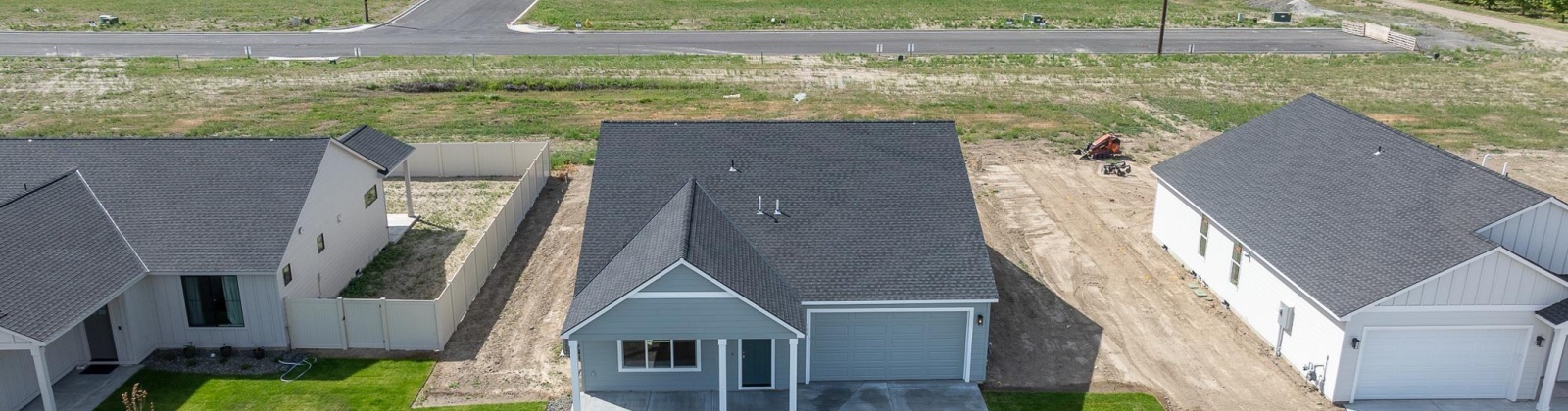 Pearl, Grandview, Washington 98930, 3 Bedrooms Bedrooms, ,2 BathroomsBathrooms,Site Built-owned Lot,For Sale,Pearl,278111