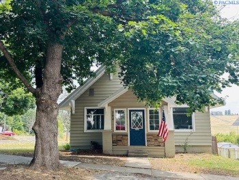 Broadway St., Tekoa, Washington 99033, 4 Bedrooms Bedrooms, ,1 BathroomBathrooms,Site Built-owned Lot,For Sale,Broadway St.,278129