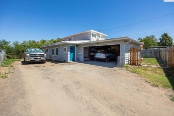 10th Street, College Place, Washington 99324, 3 Bedrooms Bedrooms, ,3 BathroomsBathrooms,Site Built-owned Lot,For Sale,10th Street,277534