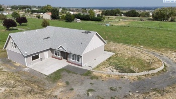 2066 PR SE, Kennewick, Washington 99337, 4 Bedrooms Bedrooms, ,3 BathroomsBathrooms,Site Built-owned Lot,For Sale,2066 PR SE,278331