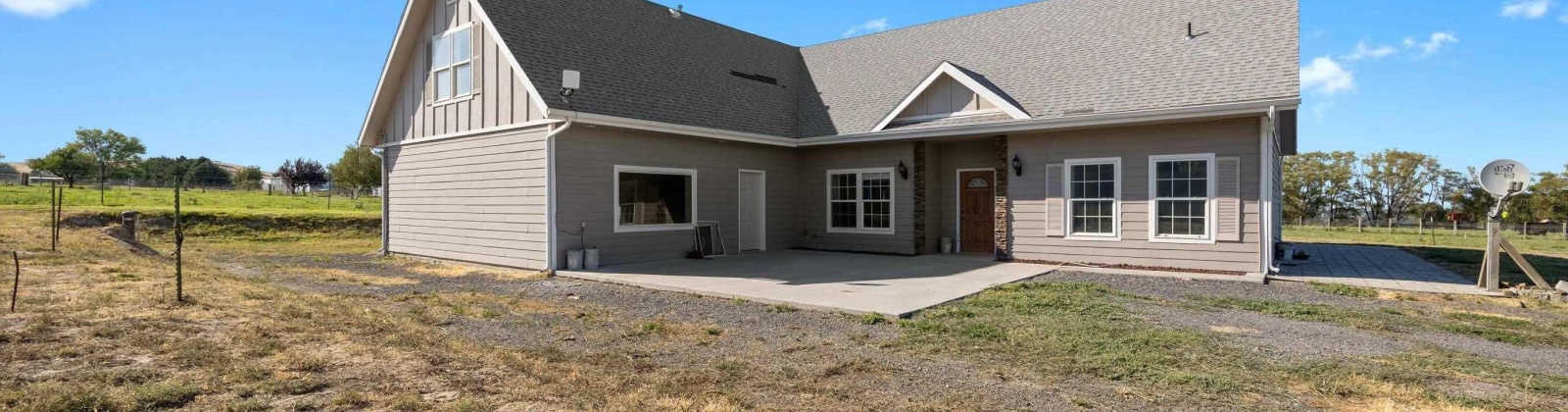 2066 PR SE, Kennewick, Washington 99337, 4 Bedrooms Bedrooms, ,3 BathroomsBathrooms,Site Built-owned Lot,For Sale,2066 PR SE,278331