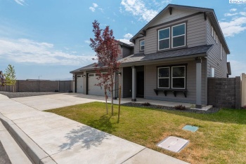 25th, Kennewick, Washington 99338, 4 Bedrooms Bedrooms, ,3 BathroomsBathrooms,Site Built-owned Lot,For Sale,25th,278344