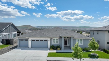 Highview Street, Richland, Washington 99352, 4 Bedrooms Bedrooms, ,3 BathroomsBathrooms,Site Built-owned Lot,For Sale,Highview Street,276031