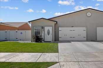 Grant St, Kennewick, Washington 99336, 2 Bedrooms Bedrooms, ,2 BathroomsBathrooms,Town House,For Sale,Grant St,278250