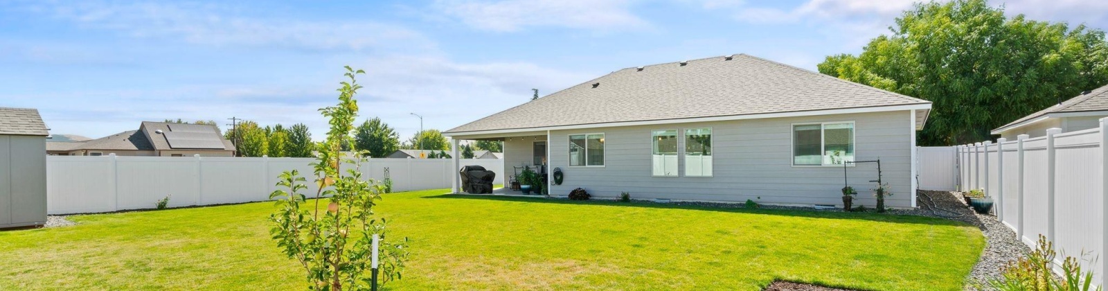 Kendall Rd NW, Benton City, Washington 99320, 3 Bedrooms Bedrooms, ,2 BathroomsBathrooms,Site Built-owned Lot,For Sale,Kendall Rd NW,278642