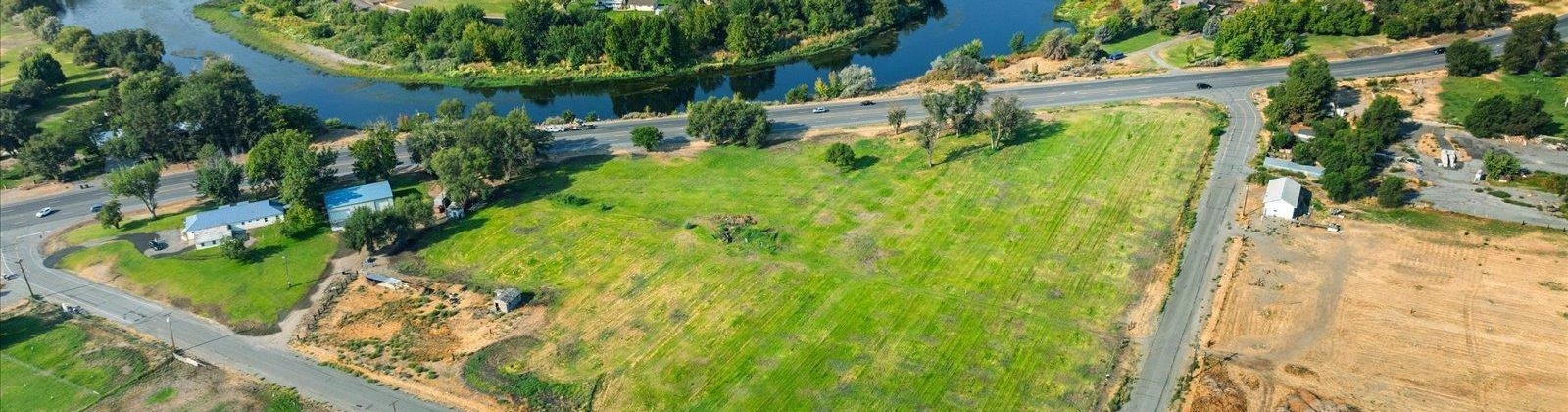 Van Giesen St, Richland, Washington 99354, 7 Bedrooms Bedrooms, ,3 BathroomsBathrooms,Site Built-owned Lot,For Sale,Van Giesen St,278743