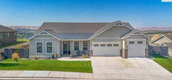 Skyview Loop, Richland, Washington 99352, 4 Bedrooms Bedrooms, ,3 BathroomsBathrooms,Site Built-owned Lot,For Sale,Skyview Loop,278761