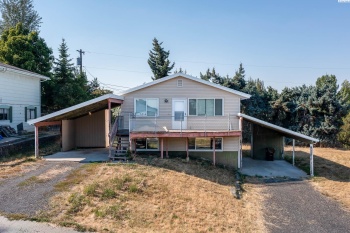 North, Pullman, Washington 99163, 6 Bedrooms Bedrooms, ,2 BathroomsBathrooms,Duplex,For Sale,North,278832