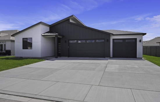 Ashen Dr, Pasco, Washington 99301, 4 Bedrooms Bedrooms, ,2 BathroomsBathrooms,Site Built-owned Lot,For Sale,Ashen Dr,279081