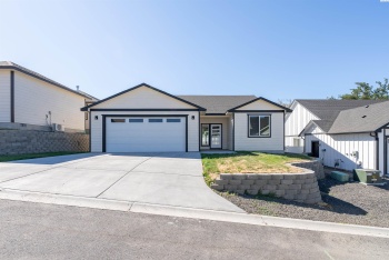 Bordeaux St, Prosser, Washington 99350, 2 Bedrooms Bedrooms, ,2 BathroomsBathrooms,Site Built-owned Lot,For Sale,Bordeaux St,279112