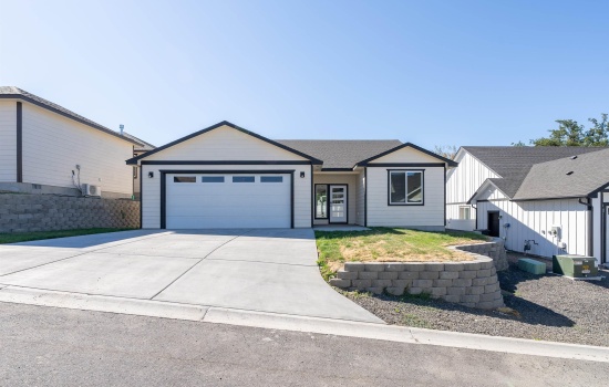 Bordeaux St, Prosser, Washington 99350, 2 Bedrooms Bedrooms, ,2 BathroomsBathrooms,Site Built-owned Lot,For Sale,Bordeaux St,279112