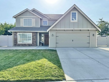 McKinley Pl, Kennewick, Washington 99336, 4 Bedrooms Bedrooms, ,3 BathroomsBathrooms,Site Built-owned Lot,For Sale,McKinley Pl,279182