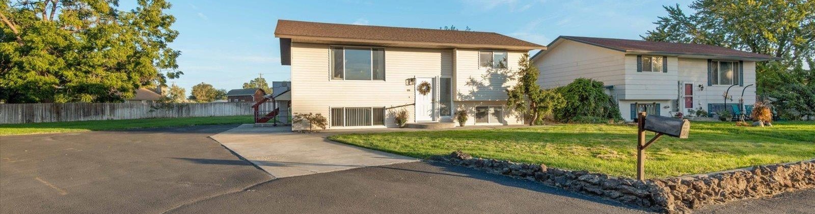 Okanogan Loop, Kennewick, Washington 99336, 4 Bedrooms Bedrooms, ,2 BathroomsBathrooms,Site Built-owned Lot,For Sale,Okanogan Loop,279256