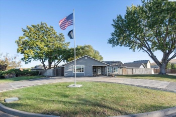 38th Pl, Kennewick, Washington 99337, 3 Bedrooms Bedrooms, ,2 BathroomsBathrooms,Site Built-owned Lot,For Sale,38th Pl,279306