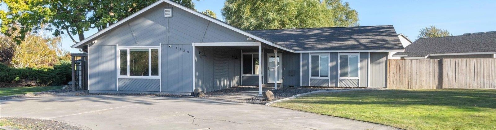 38th Pl, Kennewick, Washington 99337, 3 Bedrooms Bedrooms, ,2 BathroomsBathrooms,Site Built-owned Lot,For Sale,38th Pl,279306