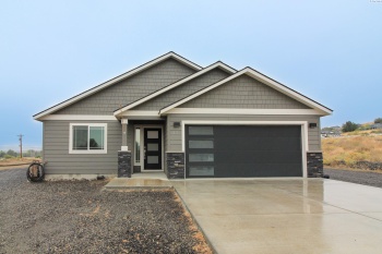 Trinity PR NW, Benton City, Washington 99320, 3 Bedrooms Bedrooms, ,2 BathroomsBathrooms,Site Built-owned Lot,For Rent,Trinity PR NW,279426