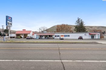 Main Street, Pomeroy, Washington 99347, ,11 BathroomsBathrooms,Convenience Store,For Sale,Main Street,277720