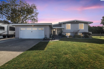 Sunset St, Richland, Washington 99354, 4 Bedrooms Bedrooms, ,2 BathroomsBathrooms,Site Built-owned Lot,For Sale,Sunset St,279768